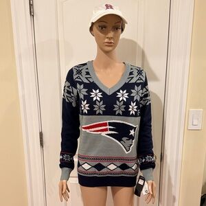 NE Patriots Navy Blue and Gray V-Neck Sweater with Winter Patterns